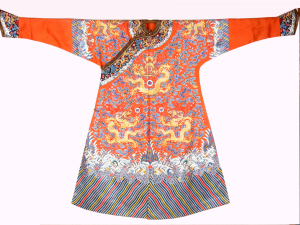 7. 杏黃紗平金彩繡金龍單袍.jpg