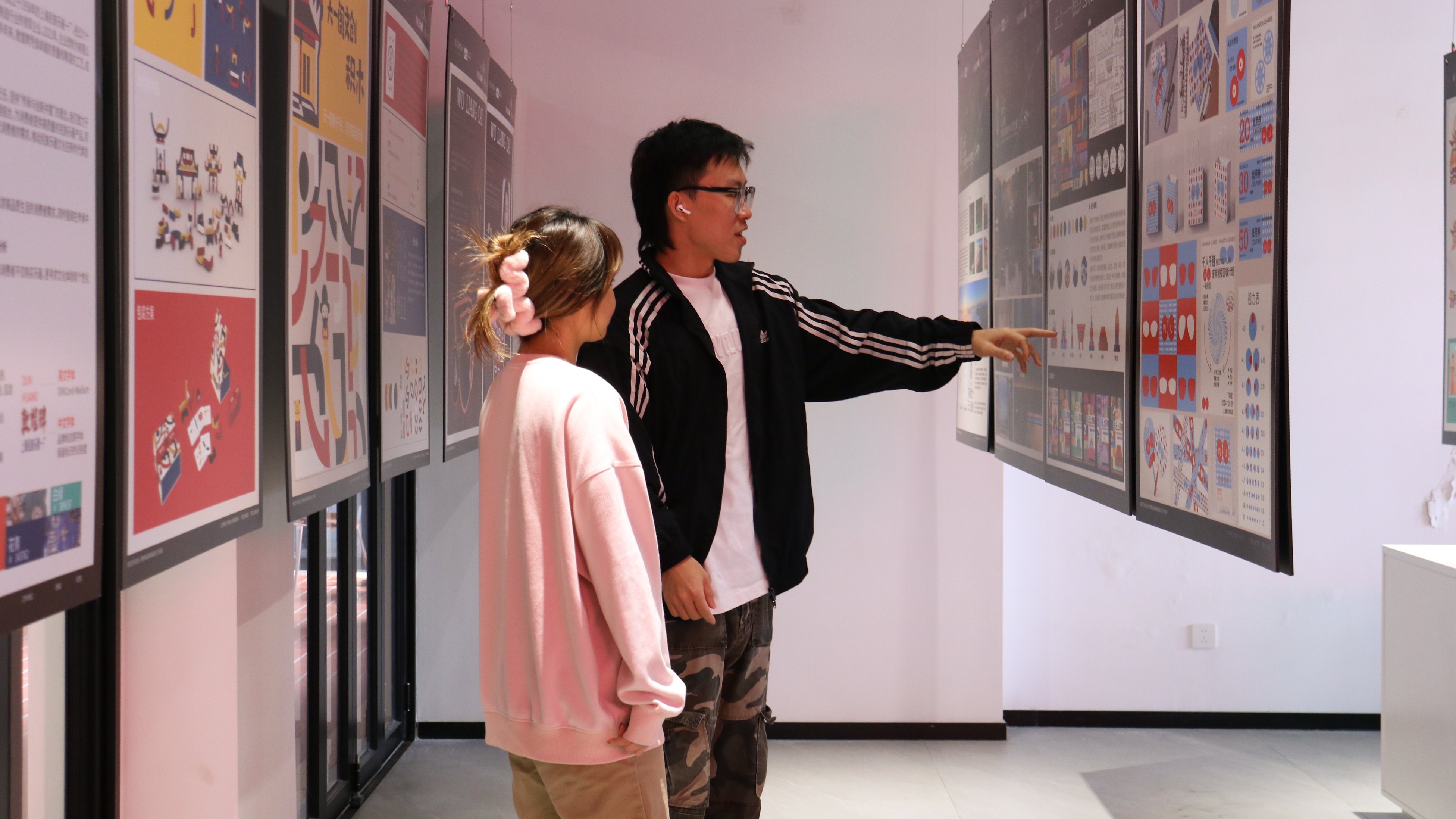 長三角特色品牌創(chuàng)新設計人才培訓”成果展現場 學校供圖1.jpg