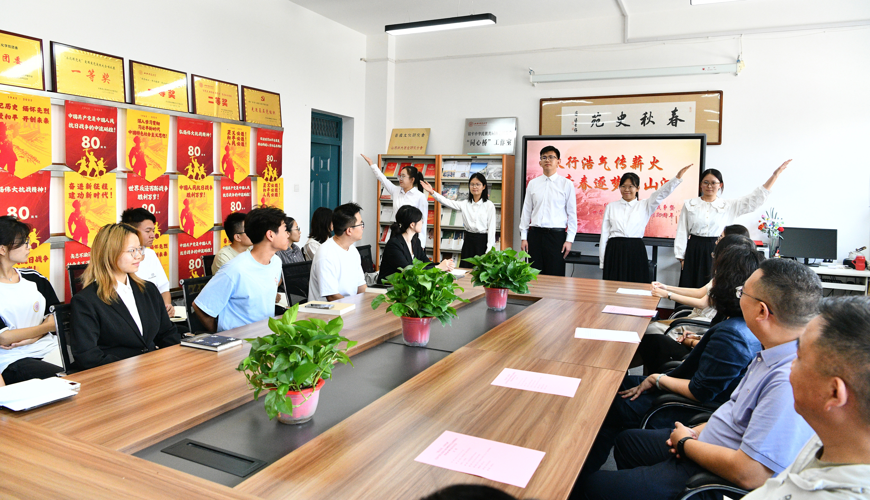 山西師大舉辦：銘記歷史  書香傳魂 (2).jpg