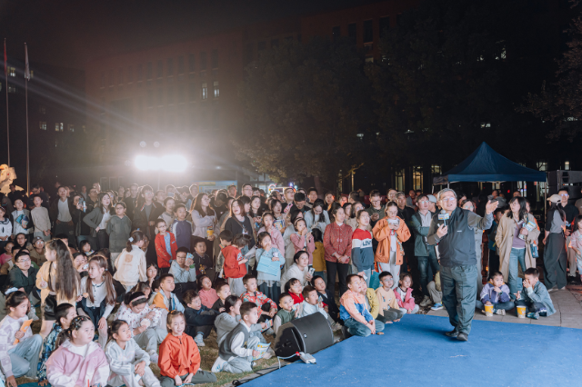 清華大學(xué)高云峰教授作科普?qǐng)?bào)告 寧波材料所供圖.png